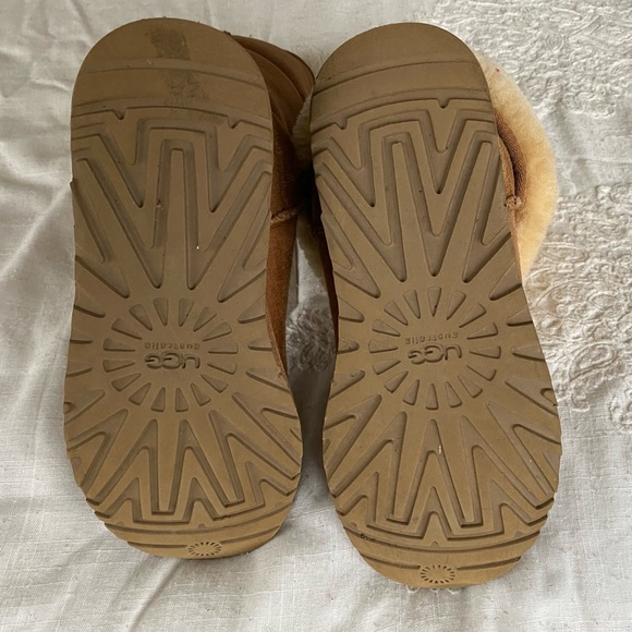 Tall Ugg Classic Boot - Picture 4 of 4